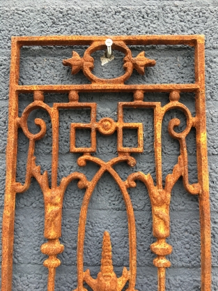 Tür- und Fenstergitter aus Gusseisen, Wandschmuck, schönes Stück aus Schmiedeeisen